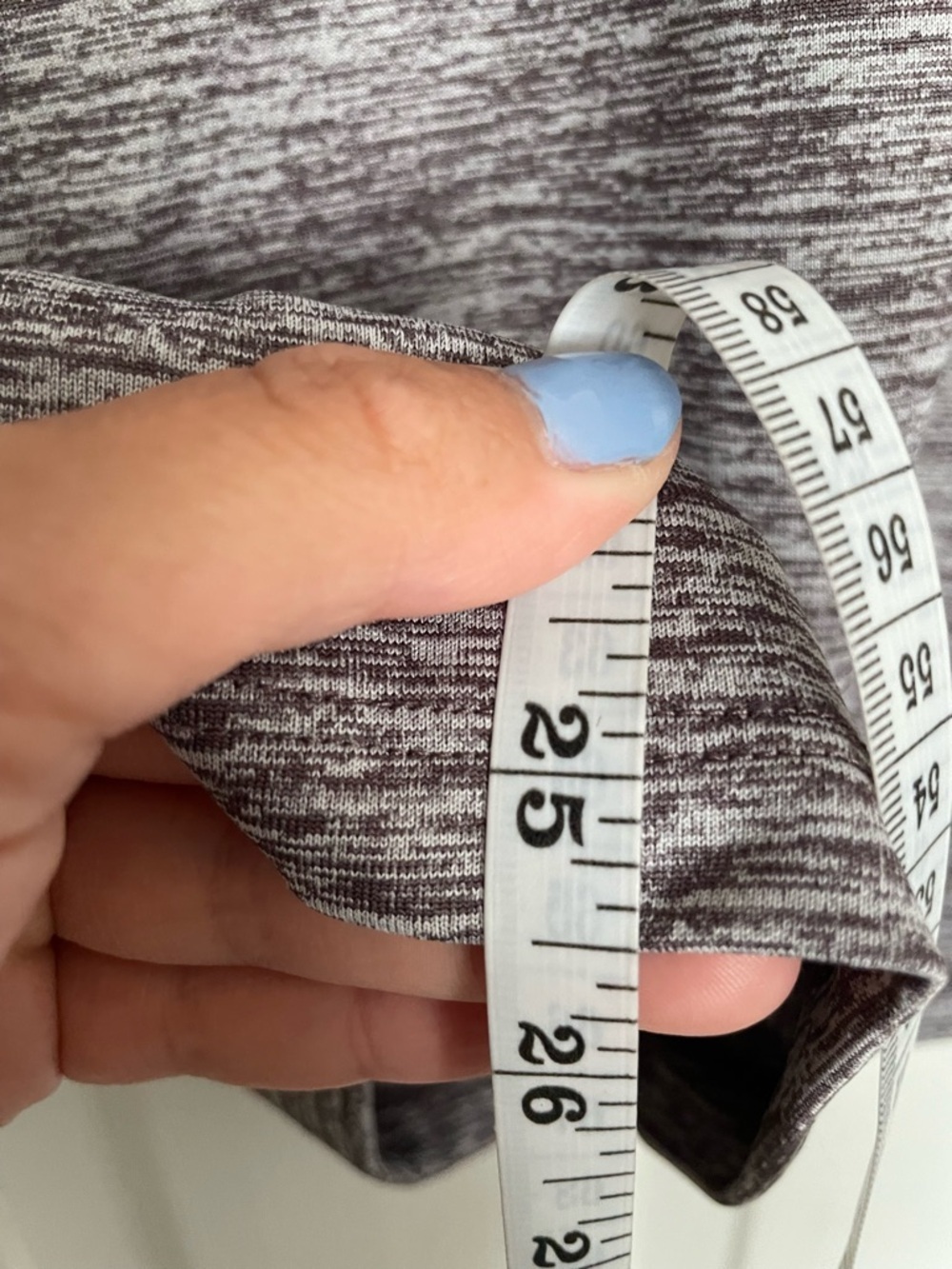Under Armour Women's Size Small Heathered Dark Purple V-Neck Performance Tee - Picture 5 of 7